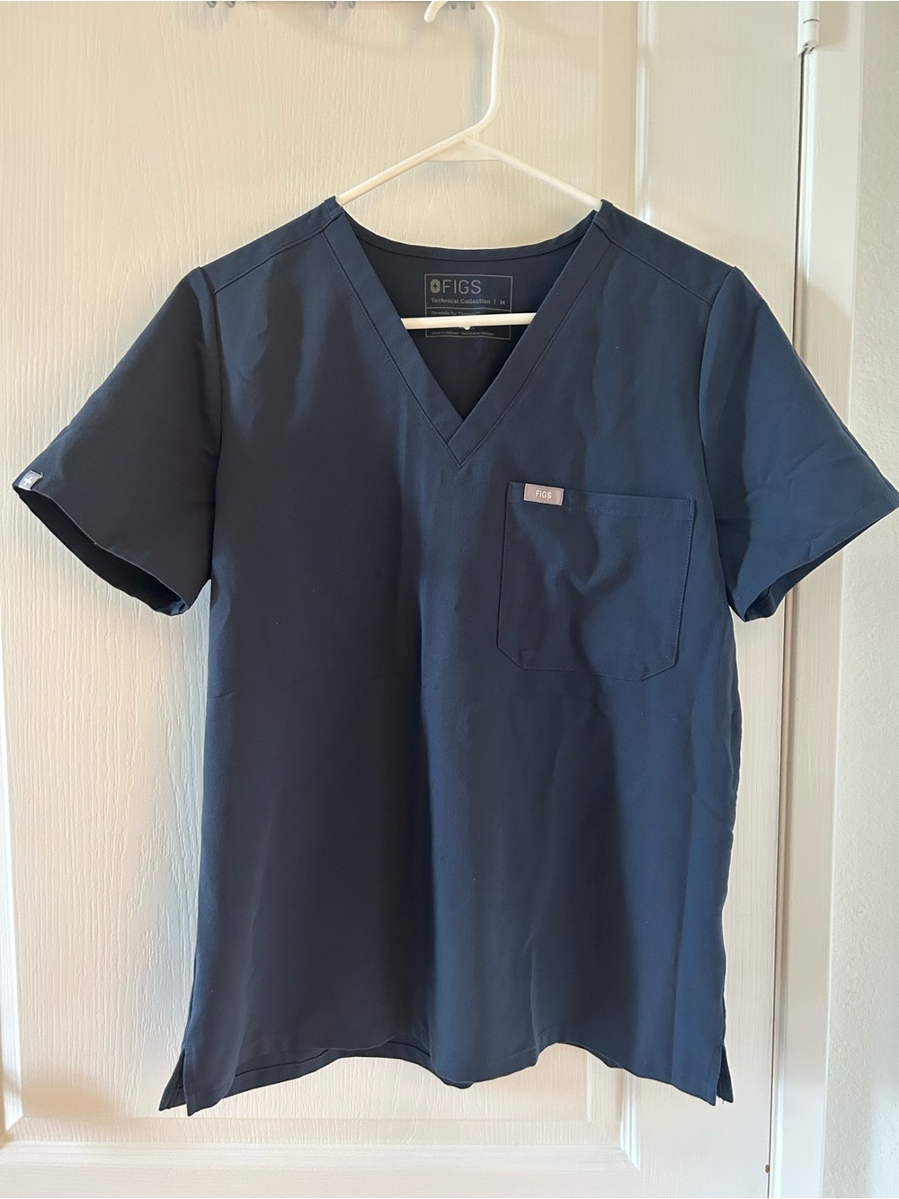 FIGS Catarina Women’s Navy Blue Scrub Top Size M